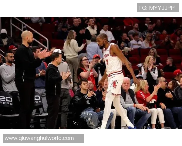 司机送祝福展风度亚当斯受伤令火箭球迷心如死灰